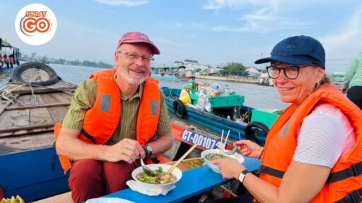 Can Tho river tour – Floating market, fruit garden, cacao farm 17 Enjoy typical local breakfast in Cai Rang floating market