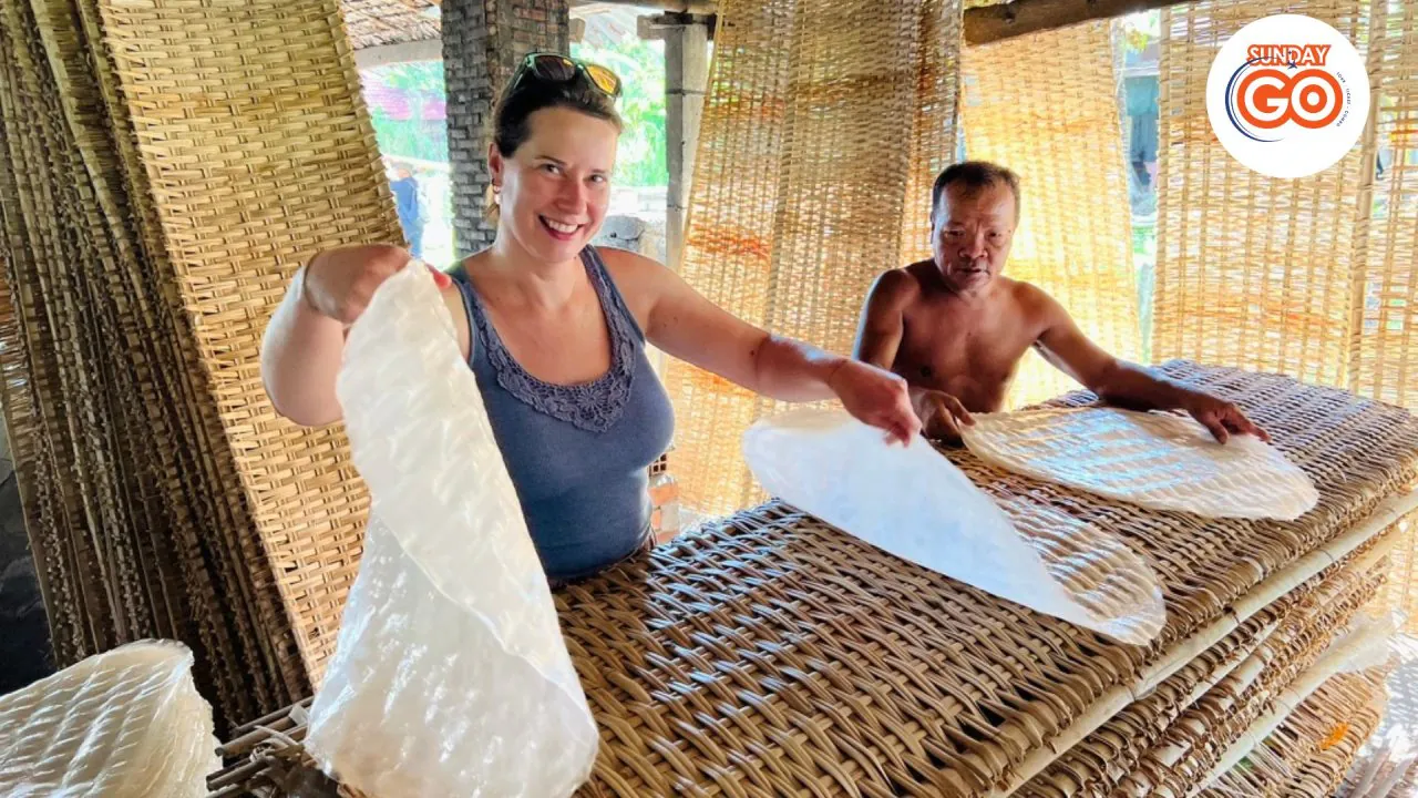 Experience making rice noodles with the local