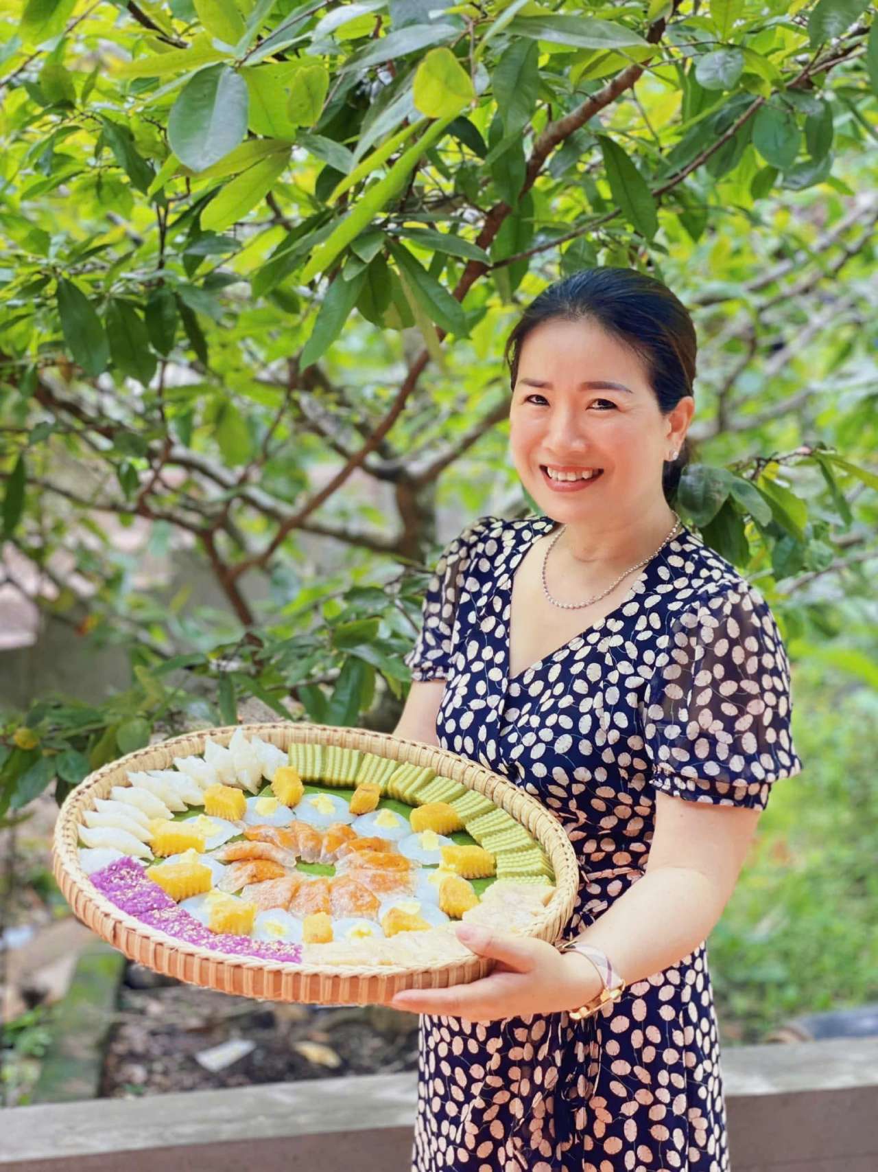 Tour Cồn Sơn Cần Thơ - Khám phá miệt vườn sông nước (2025) 18 Mẹc bánh dân gian Nam Bộ
