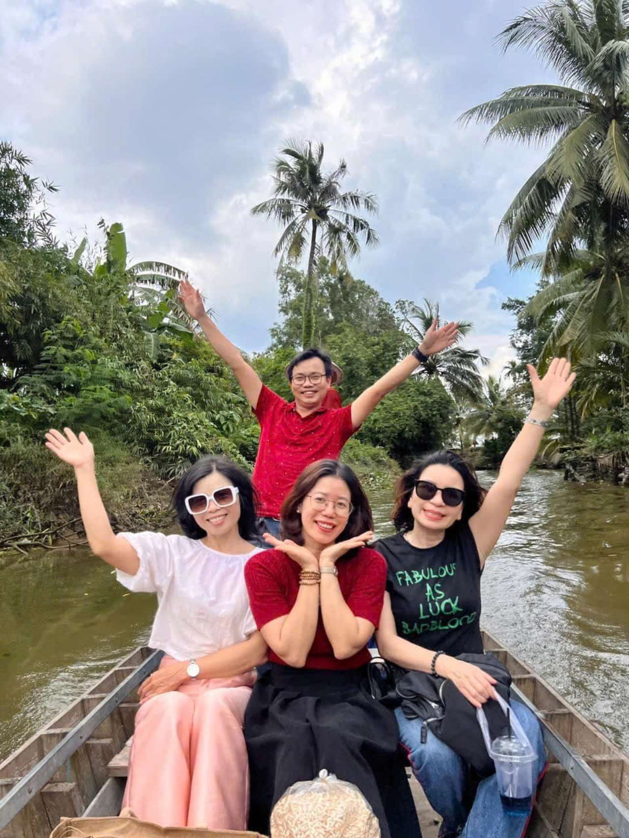 Tour Cồn Sơn Cần Thơ - Khám phá miệt vườn sông nước (2025) 20 Trải nghiệm đi xuồng nhỏ tại Cồn Sơn