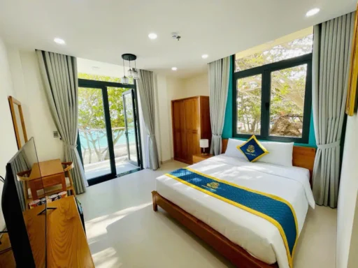 Khách sạn 3 sao Côn Đảo sát biển, view đẹp