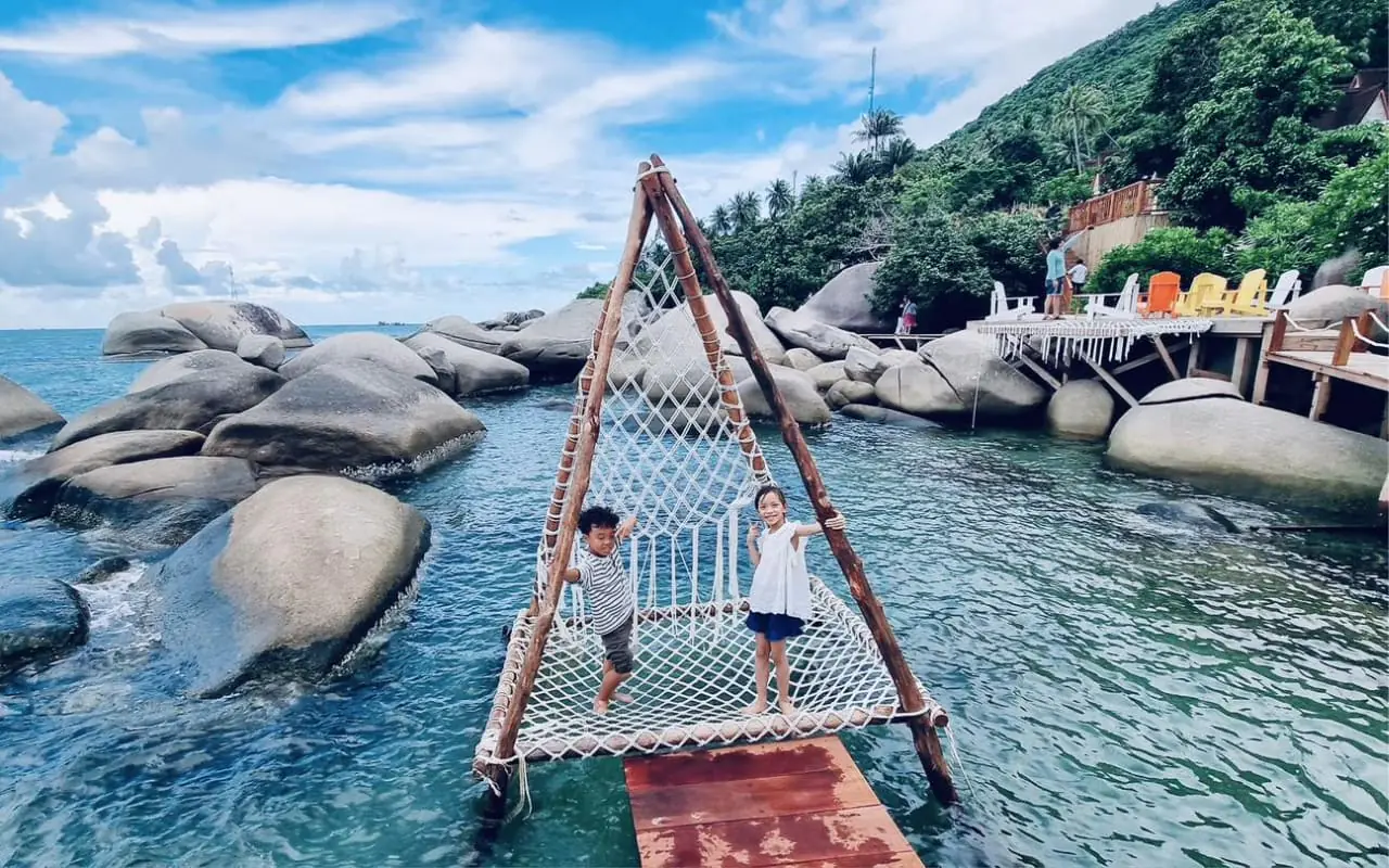 Combo Hòn Sơn 2 ngày 1 đêm | Fly Up Resort 13 Bãi tắm tại Fly Up Resort Hòn Sơn cực mát
