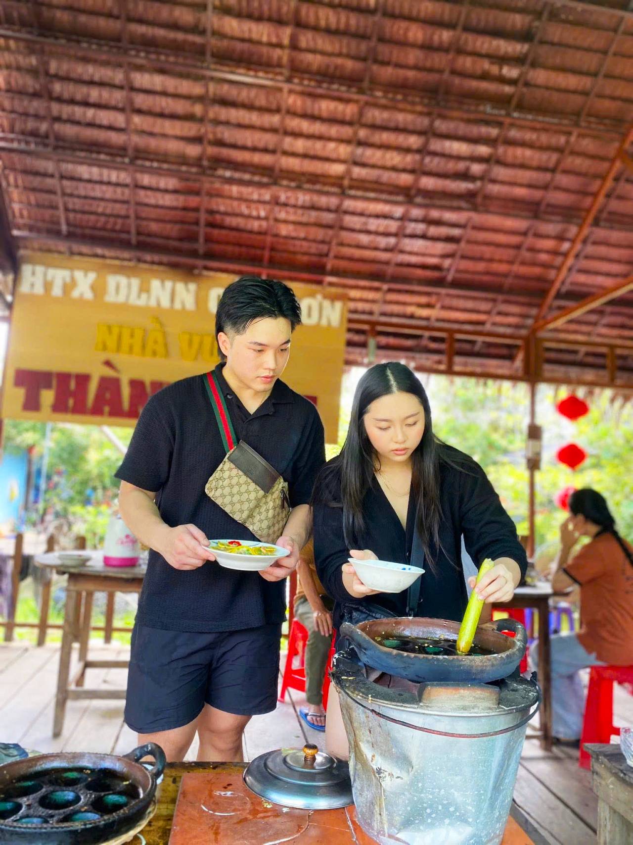 Trải nghiệm làm bánh khọt tại Cồn Sơn
