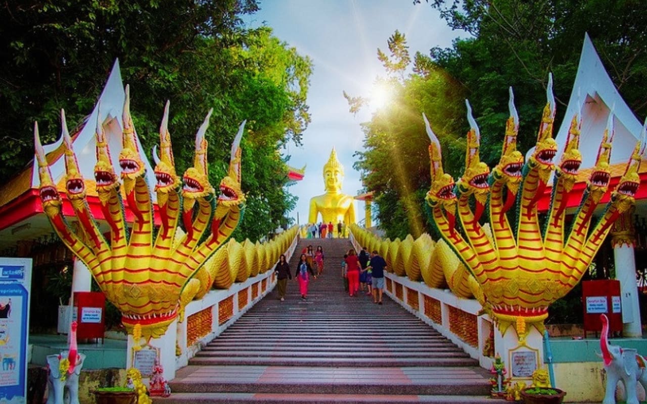 Tham quan Khao Phra Tamnak