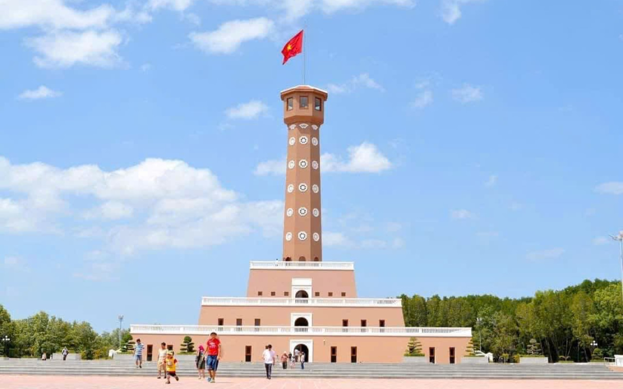 Tour Cà Mau 2 ngày 1 đêm từ Cần Thơ | Check-in Đất Mũi 18 Cột cờ Hà Nội Đất Mũi - tour Cà Mau 2 ngày 1 đêm từ Cần Thơ