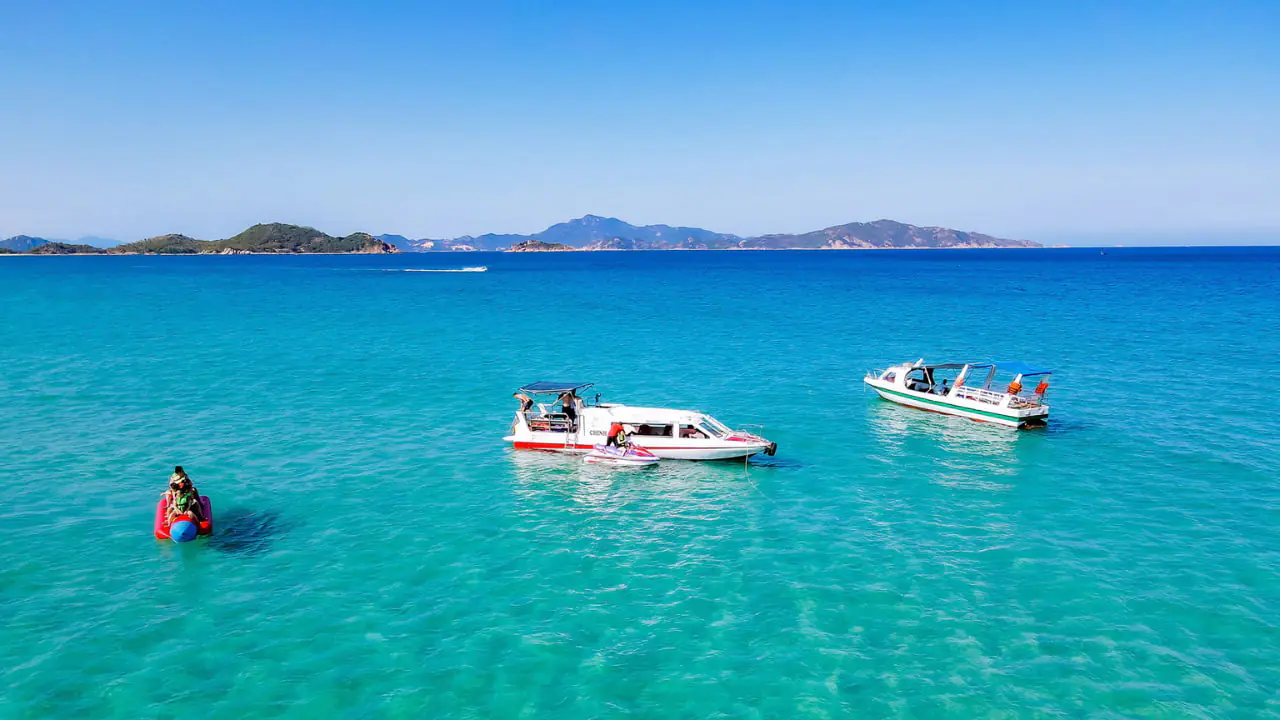 Tour Cần Thơ Bình Hưng 2 ngày 2 đêm - Tàu di chuyển đảo Bình Hưng