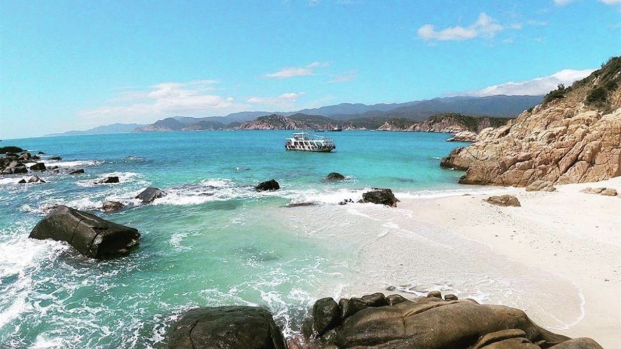 Tour Cần Thơ Bình Hưng Vĩnh Hy Ninh Chữ 2 ngày 2 đêm 21 Tour Cần Thơ Bình Hưng - Tham quan Bãi Bà Điên