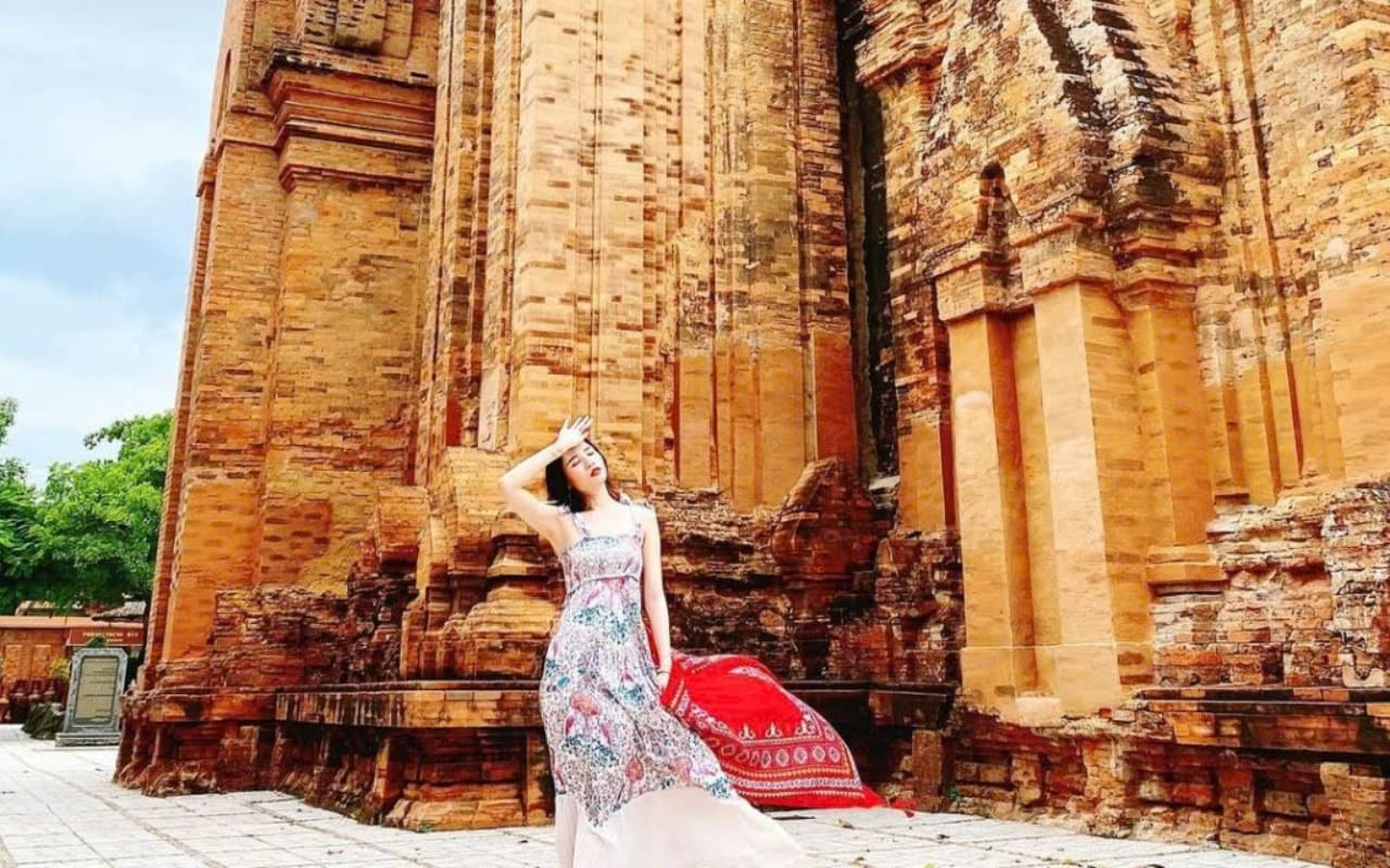 Tour Cần Thơ Nha Trang 3 ngày 2 đêm - Tháp Bà Panagar 