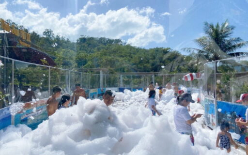 Trải nghiệm tắm bọt biển Vịnh San Hô