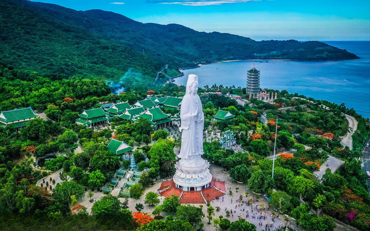 Tour Đà Nẵng Hội An 3 ngày 2 đêm - Chùa Linh Ứng