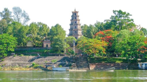 Tour Đà Nẵng Huế Hội An 4 ngày 3 đêm 24 tour Đà Nẵng Huế Hội An 4 ngày 3 đêm - Chùa Thiên Mụ