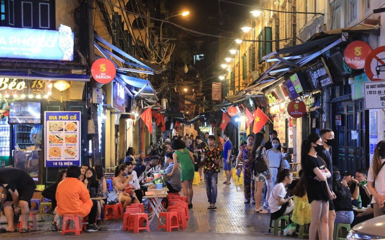 Tour Hà Nội - Ninh Bình - Vịnh Hạ Long - SaPa - Fansipan 4 ngày 3 đêm 14 Tham quan phố Cổ Hà Nội