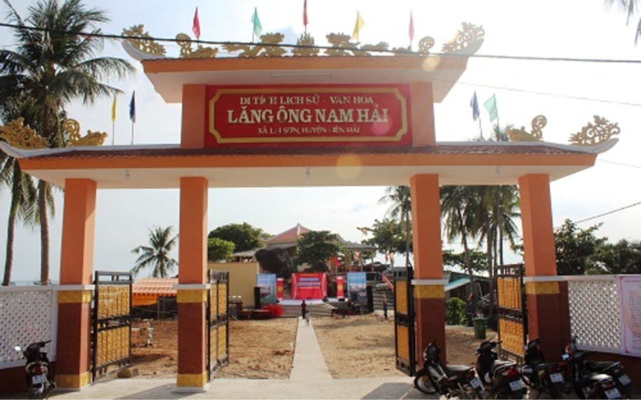 Tour Hòn Sơn 2 ngày 1 đêm từ TP HCM - Cần Thơ - Rạch Giá 14 Tour Hòn Sơn 2 ngày 1 đêm - Dinh Ông Nam Hải