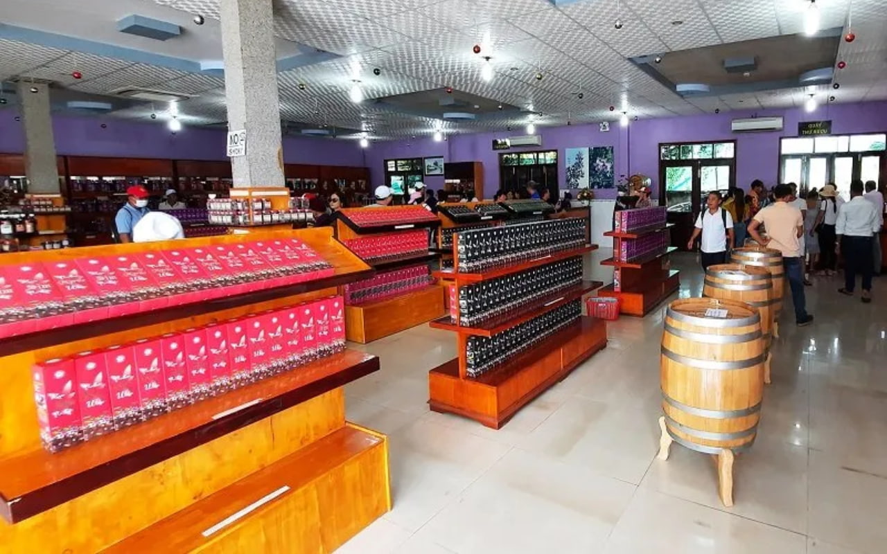 Tour Phú Quốc 3 ngày 2 đêm - Cơ sở sản xuất rượu sim