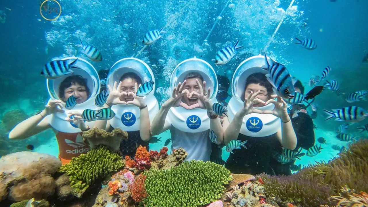 Tour Phú Quốc 3 ngày 2 đêm trọn gói - Vui chơi tại Vinwonders 21 Trải nghiệm đi bộ dưới biển