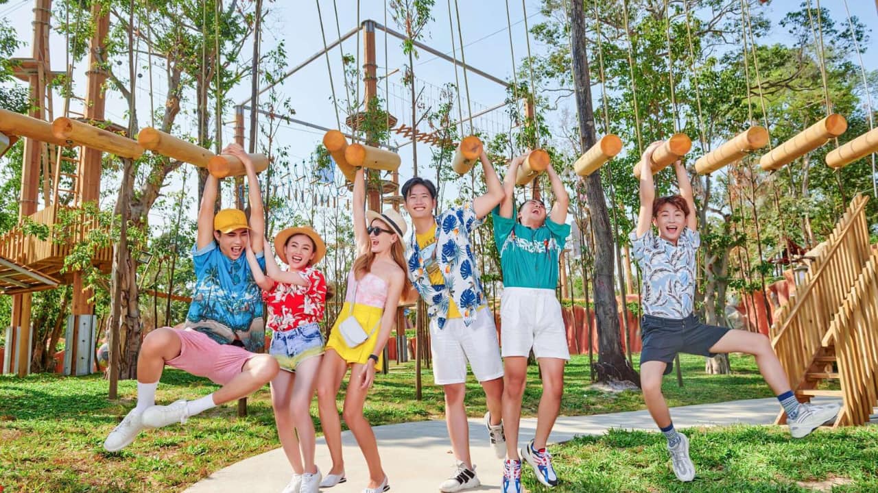 Tham quan khu làng bí mật tại VinWonders Phú Quốc