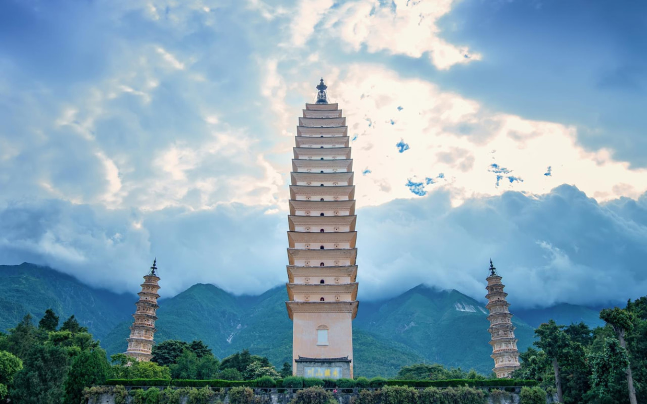 Tour Đại Lý - Lệ Giang - Shangrila 6 ngày 5 đêm (No shopping) 17 Tam Tháp - công trình lịch sử từ thời nhà Đường