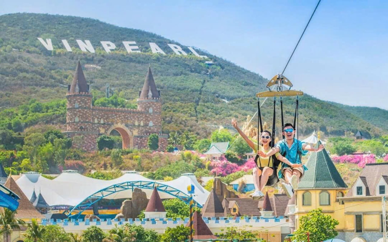 Combo Meliá Vinpearl Nha Trang Empire 5 sao | Vinwonders 22 Trải nghiệm trò chơi Zipline tại VinWonders