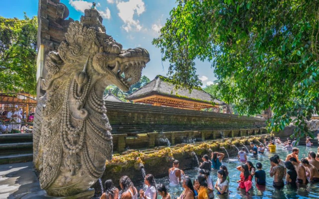 Tour Bali 4 ngày 3 đêm 16 Tour Bali 4 ngày 3 đêm- Đền suối thiêng Tirta Empul