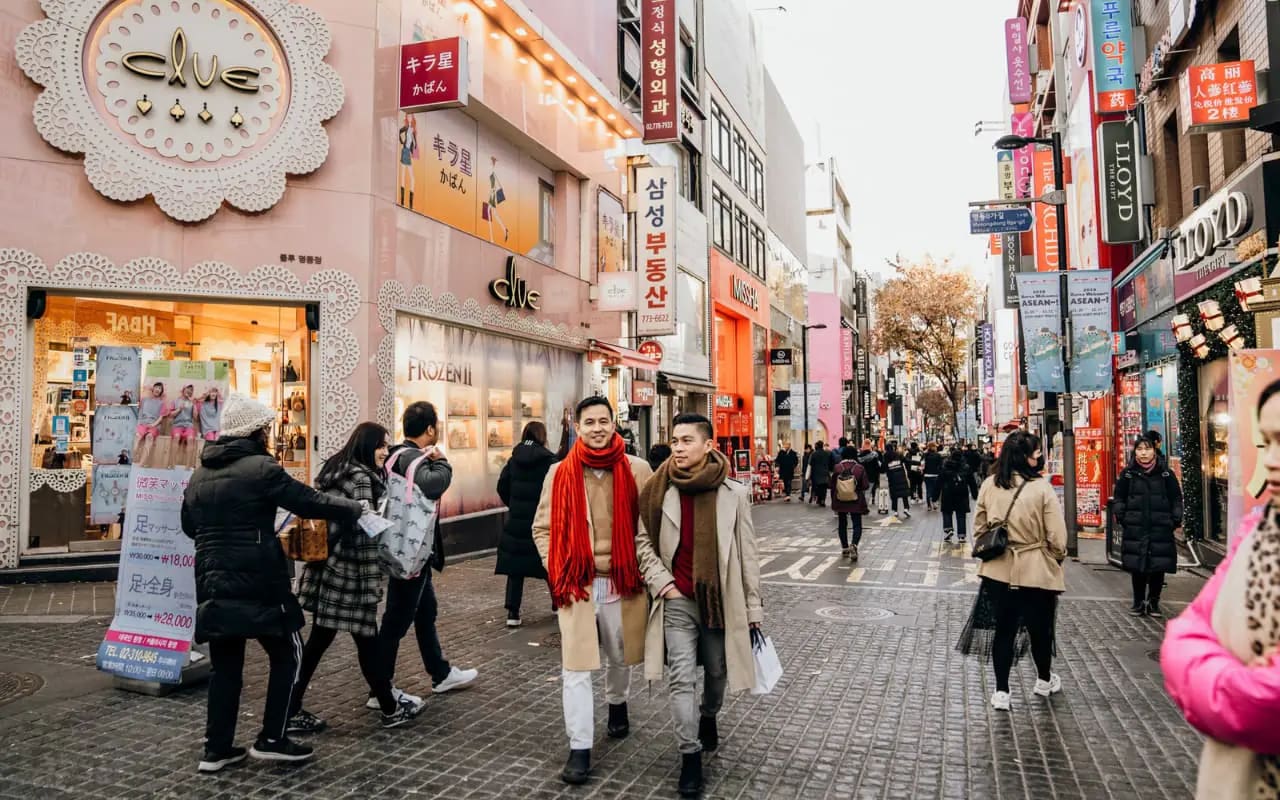 Tour Hàn Quốc 4 ngày 4 đêm 19 Tour Hàn Quốc 4 ngày 4 đêm - Chợ Myeongdong