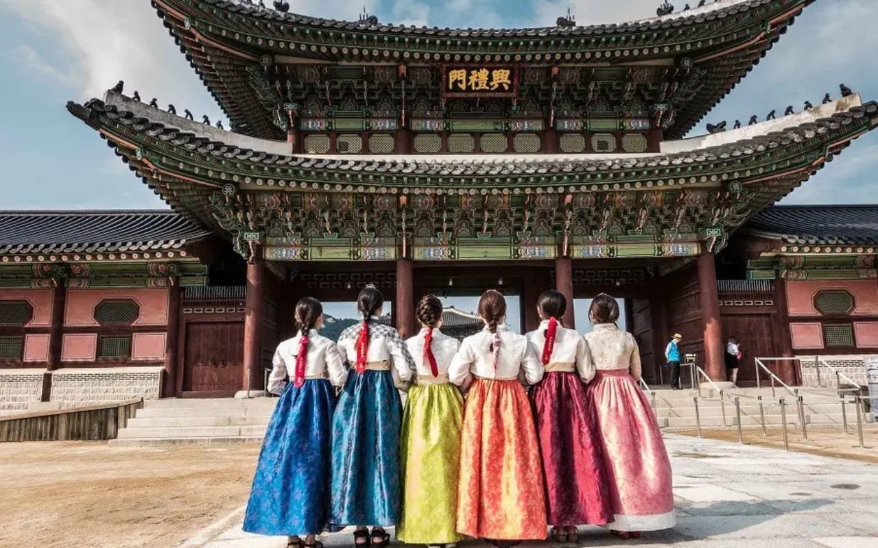 Tour Hàn Quốc 4 ngày 4 đêm 15 Tour Hàn Quốc 4 ngày 4 đêm - Cung điện Gyeongbokgung