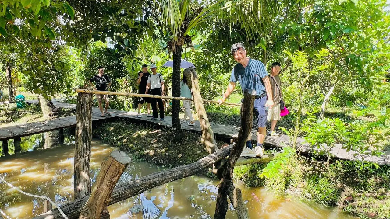 Trải nghiệm đi cầu khỉ độc đáo