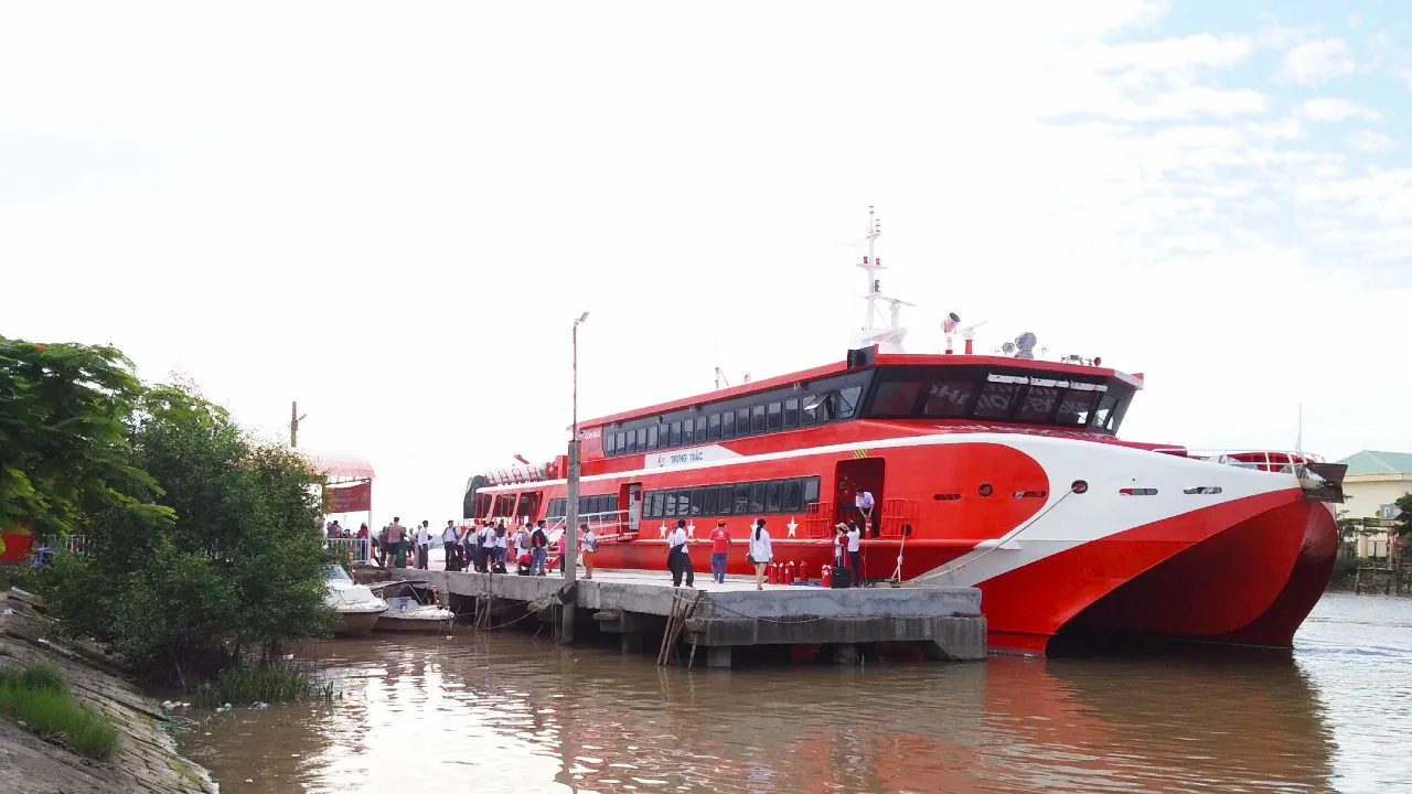 Fast ferry from Soc Trang to Con Dao – Phu Quoc Express 6 Departure Port for Con Dao - Tran De Fishing Port (Soc Trang)