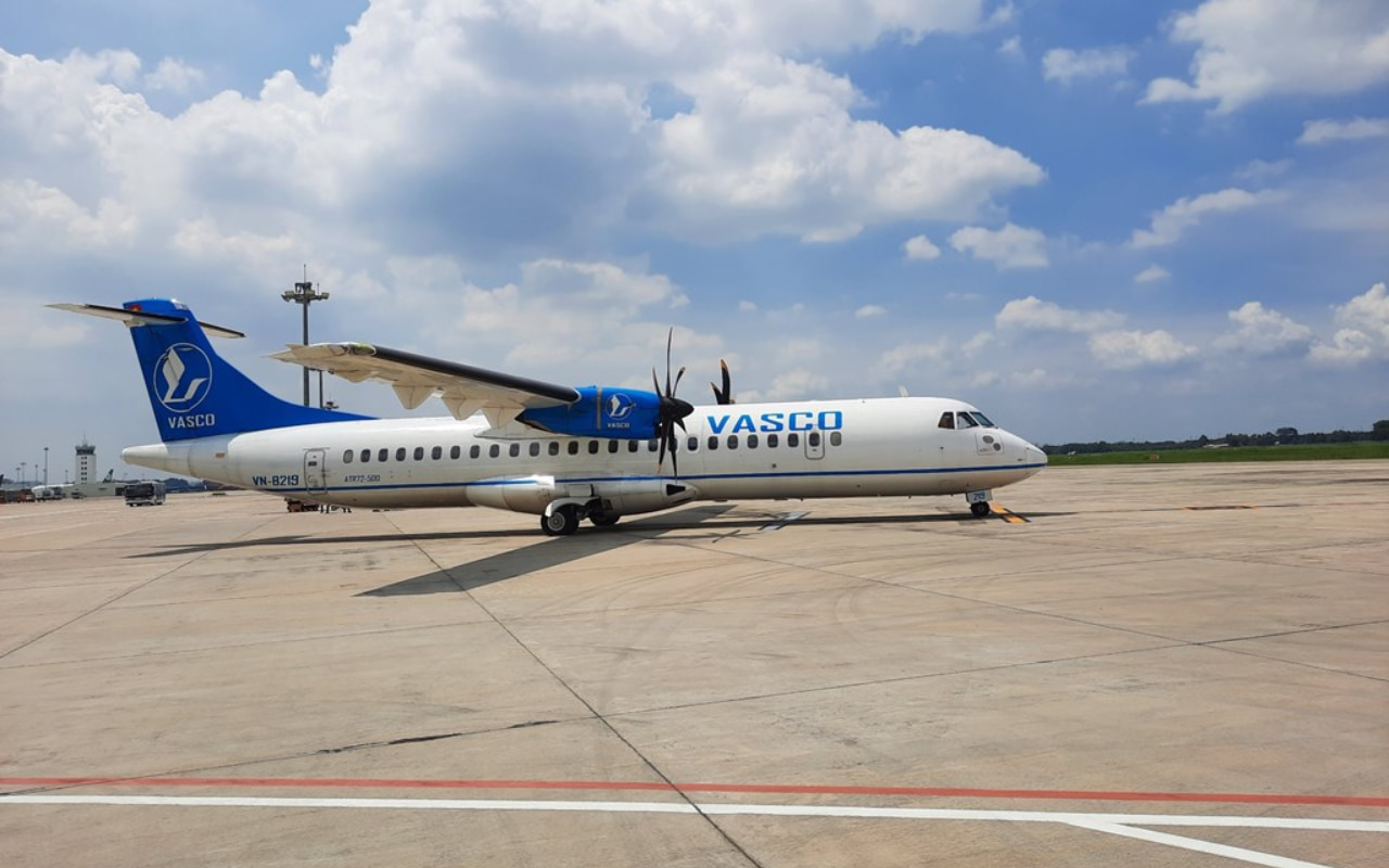 Di chuyển bằng máy bay khi đi du lịch Côn Đảo