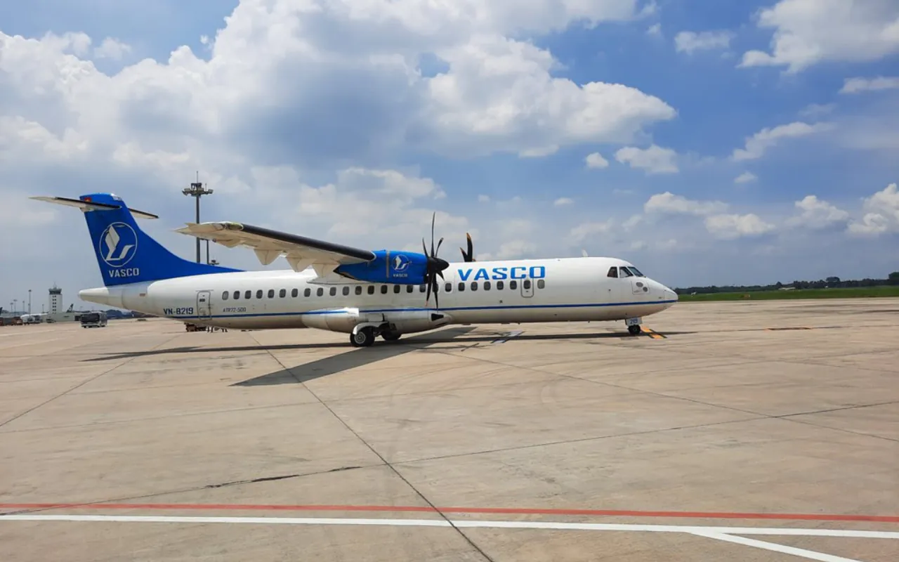 Di chuyển bằng máy bay khi đi du lịch Côn Đảo