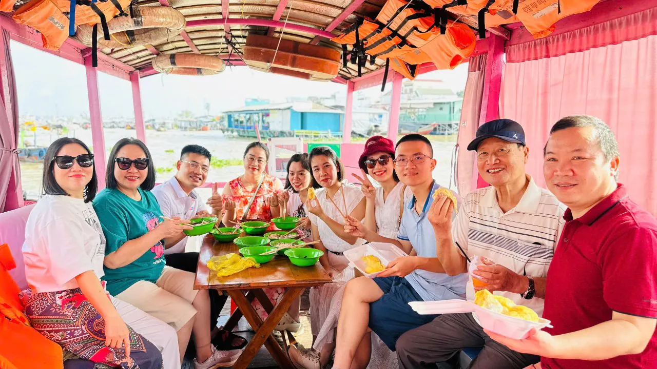 Tour chợ nổi Cái Răng cùng Sunday Go