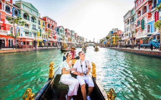 Tour VinWonders Phú Quốc - Tham quan dòng sông Venice lãng mạn