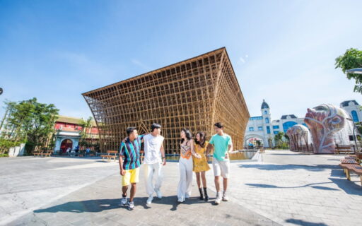 Check-in Huyền Thoại Tre tại Grand World Phú Quốc