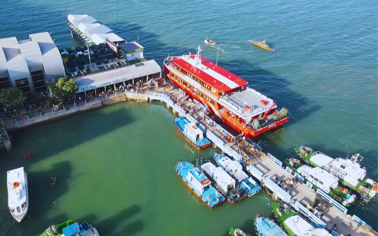 Bến tàu đi Côn Đảo xuất phát từ Cảng Cầu Đá Vũng Tàu