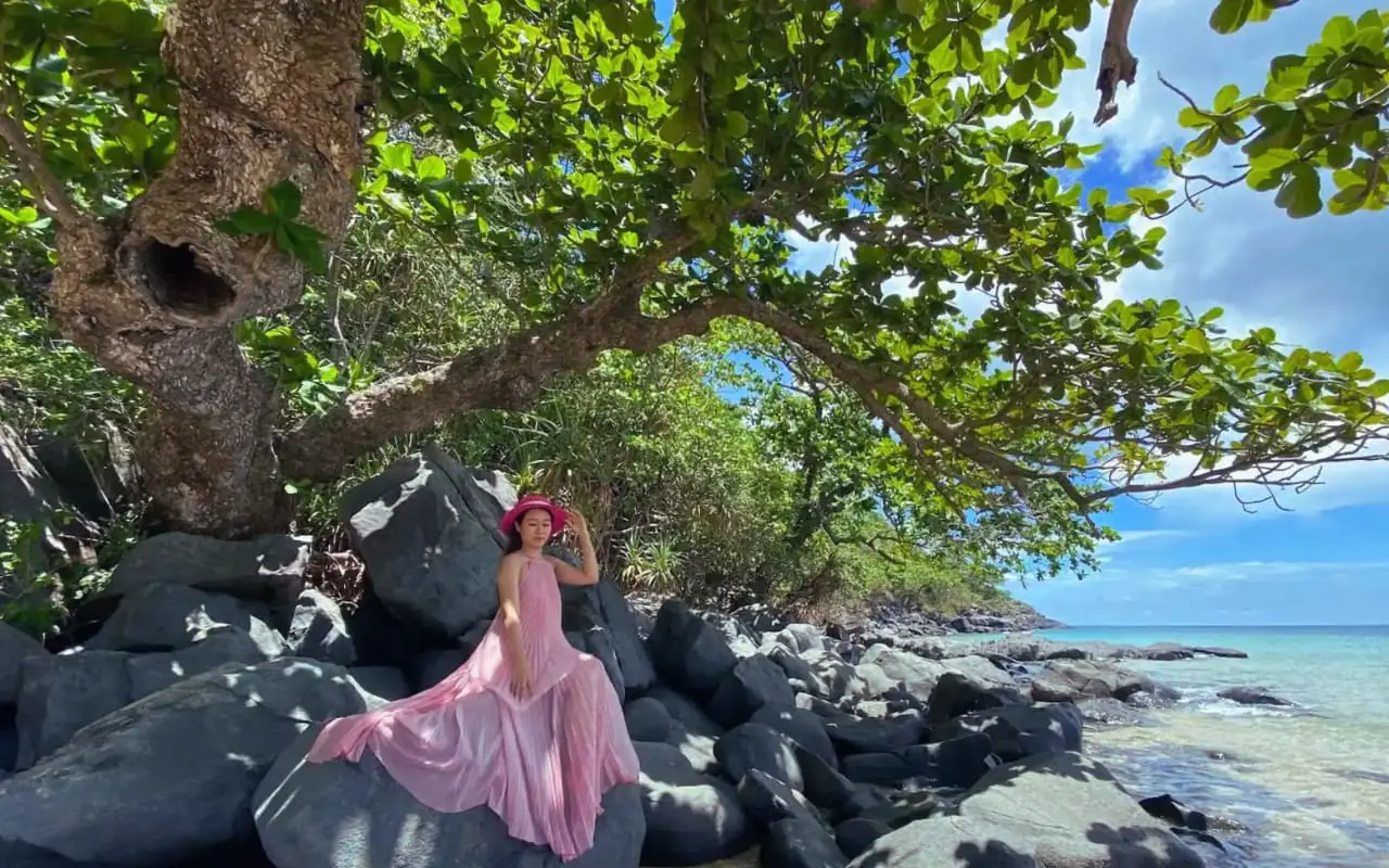 Bãi Suối Nóng - bãi hoang sơ cạnh Đầm Trầu