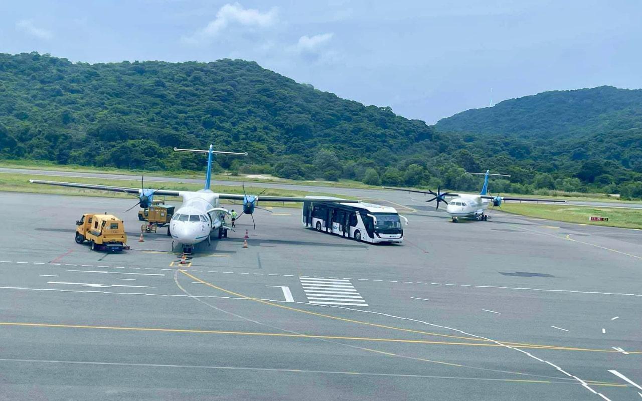 Khu vực đáp máy bay - Sân bay Côn Đảo