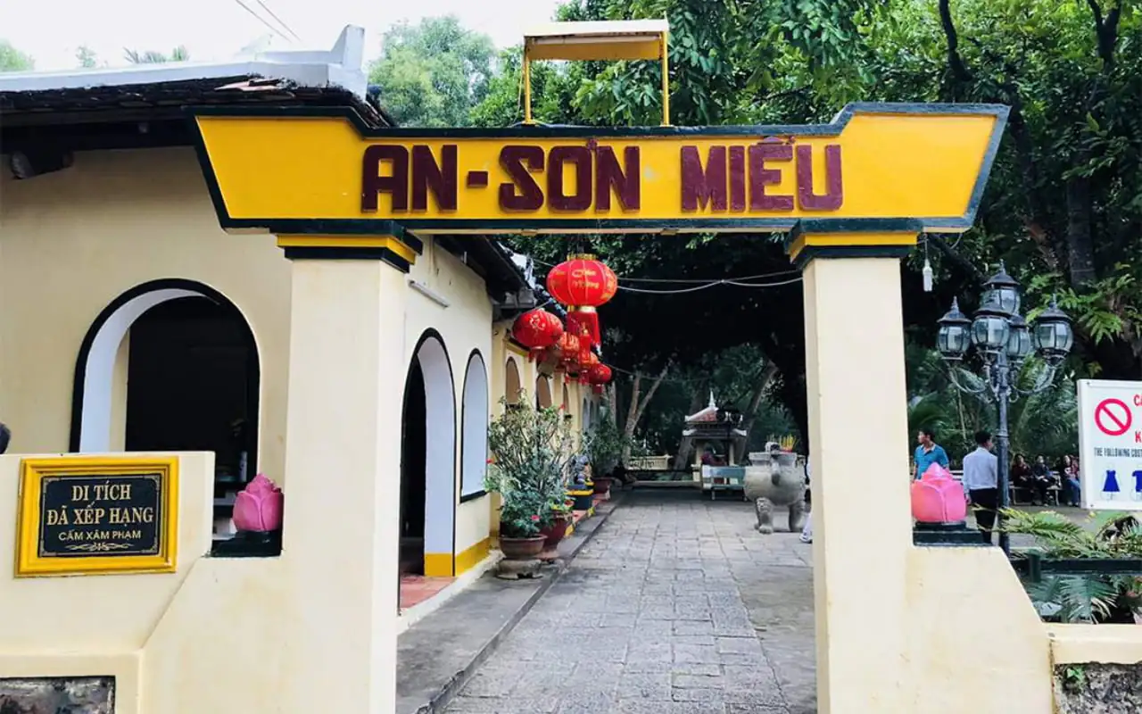 Miếu bà Phi Yến Côn Đảo điểm đến tâm linh