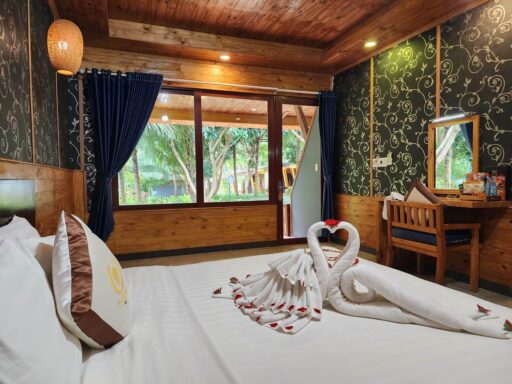 Combo Côn Đảo 3 sao | Tân Sơn Nhất Resort sát biển 9 Phòng Bungalow view vườn dành cho cặp đôi