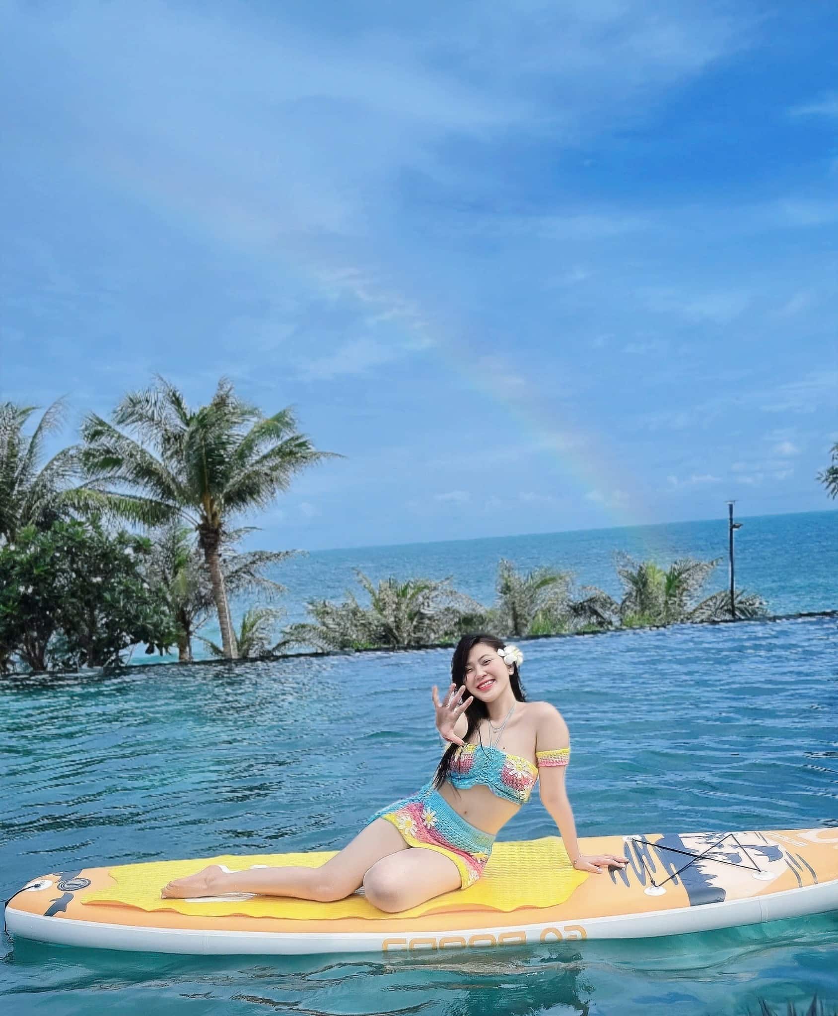 Trải nghiệm hồ bơi tại Orson Hotel & Resort Côn Đảo