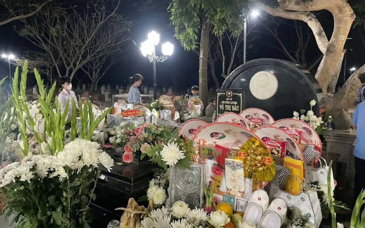 Khung giờ viếng mộ cô Võ Thị Sáu vào ban đêm 