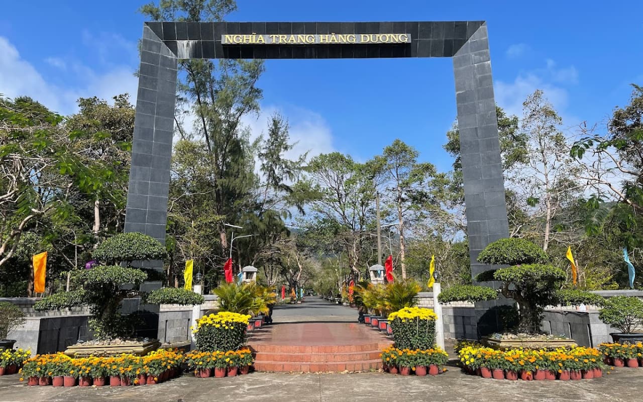 Tour Côn Đảo 3 ngày 2 đêm từ Cần Thơ trọn gói chỉ từ 3390k 20 Tour Côn Đảo 3 ngày 2 đêm từ Cần Thơ - Nghĩa trang Hàng Dương