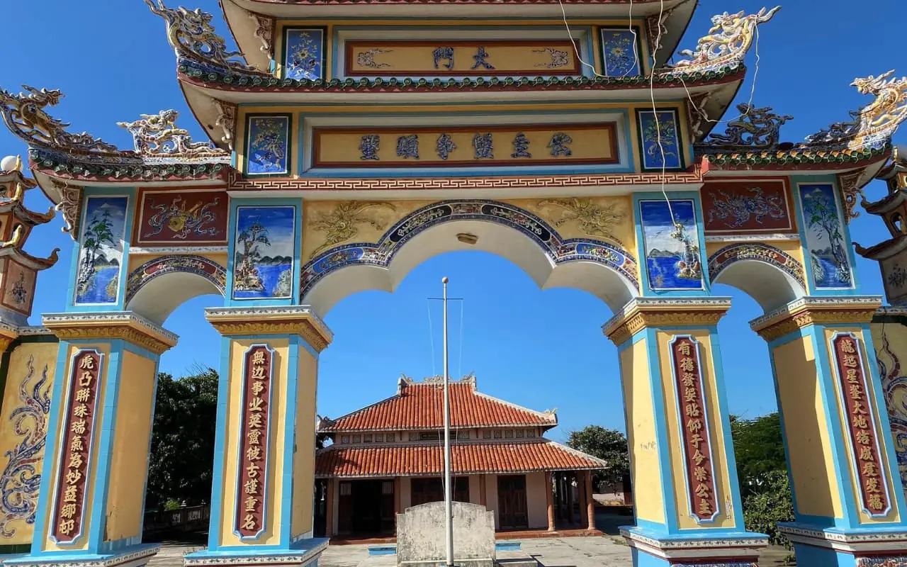 Tour Phú Quý 2 ngày 2 đêm - Đền thờ Công Chúa Bàn Tranh