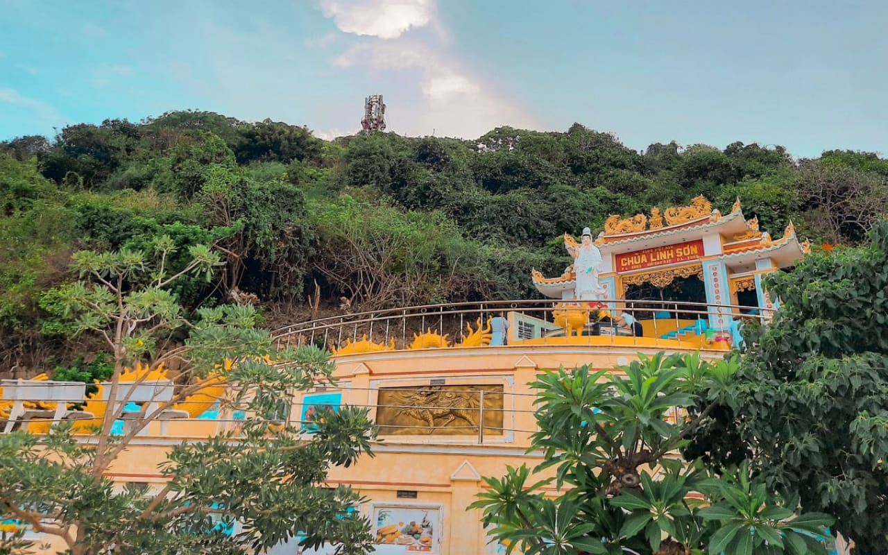 Tour Phú Quý 2 ngày 2 đêm - Chùa Linh Sơn