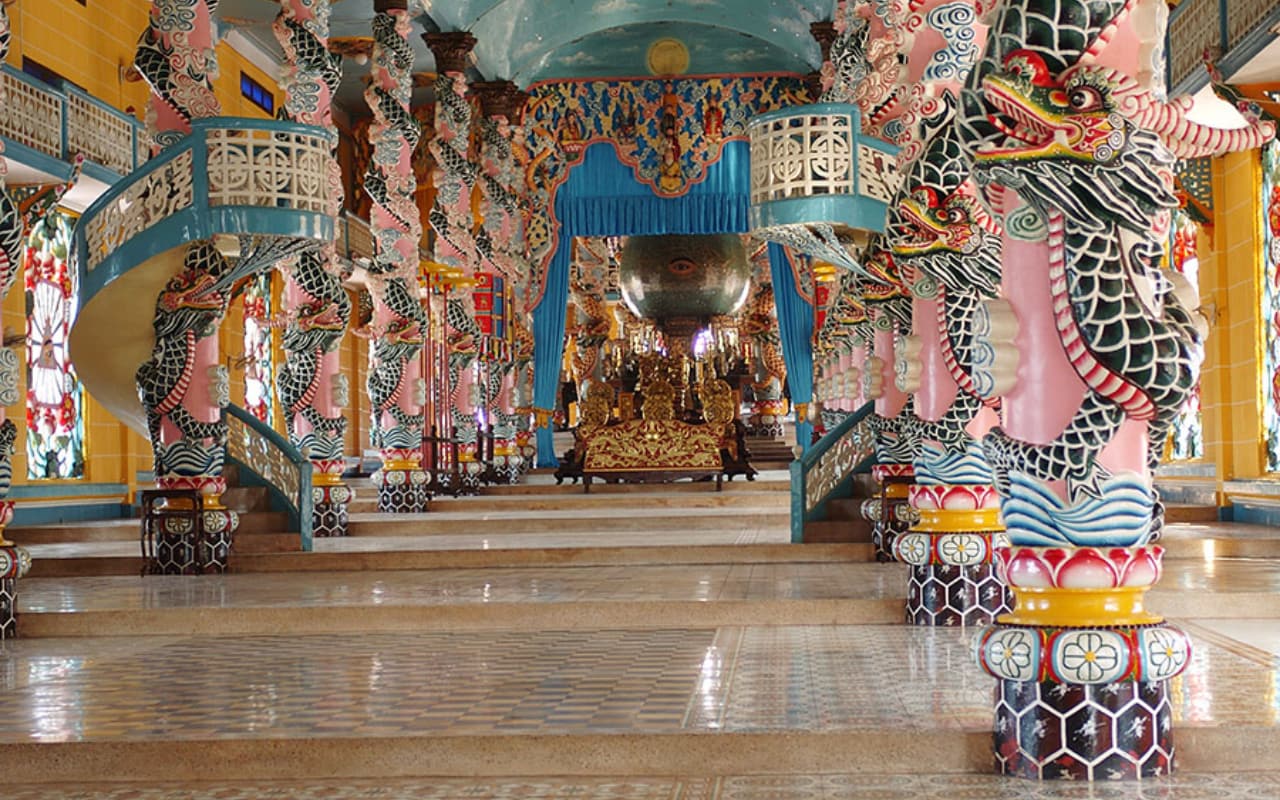 Tour Tây Ninh 1 ngày - Tòa Thánh Tây Ninh