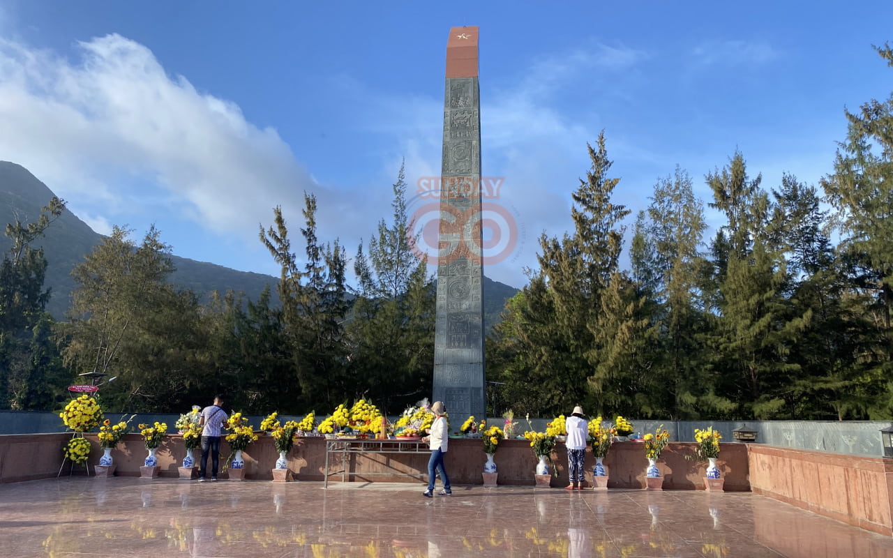 Tour Côn Đảo 2 ngày 1 đêm - Nghĩa trang Hàng Dương