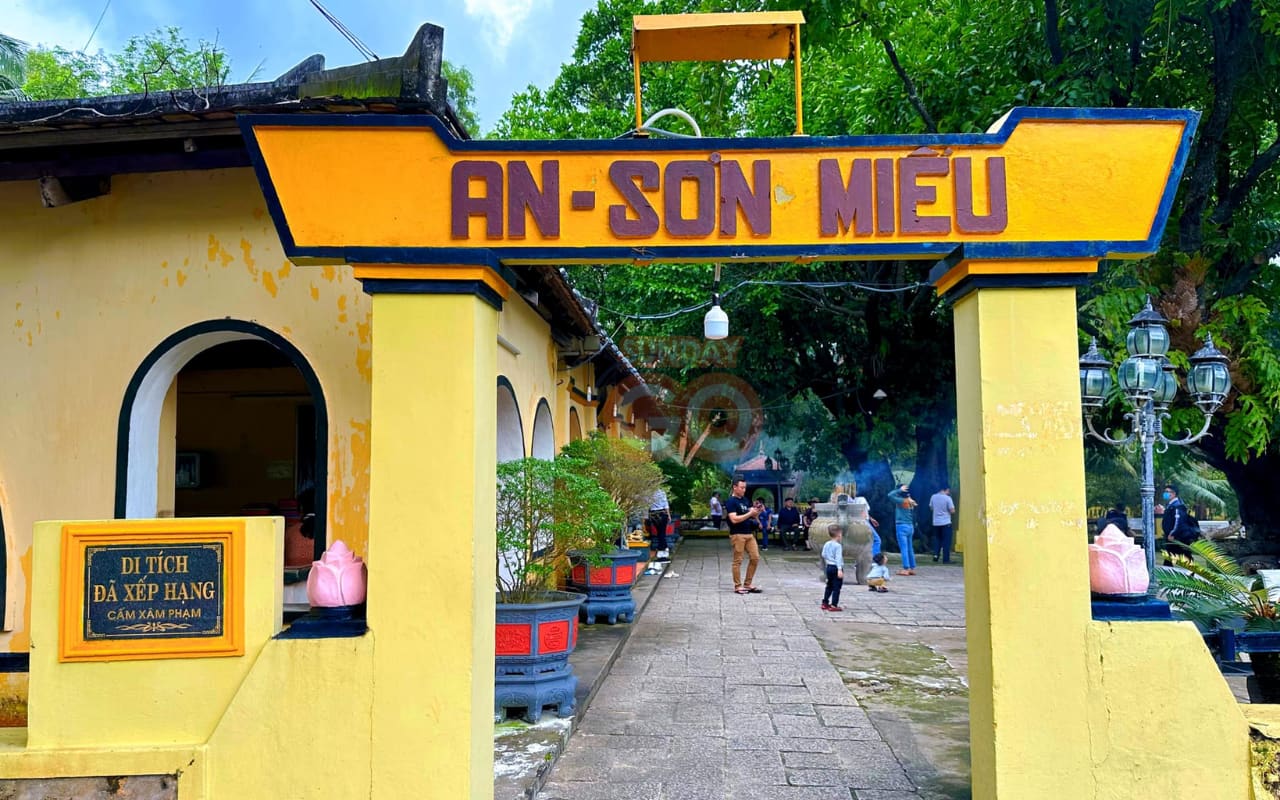 Tour Côn Đảo 2 ngày 2 đêm - Tham quan An Sơn Miếu