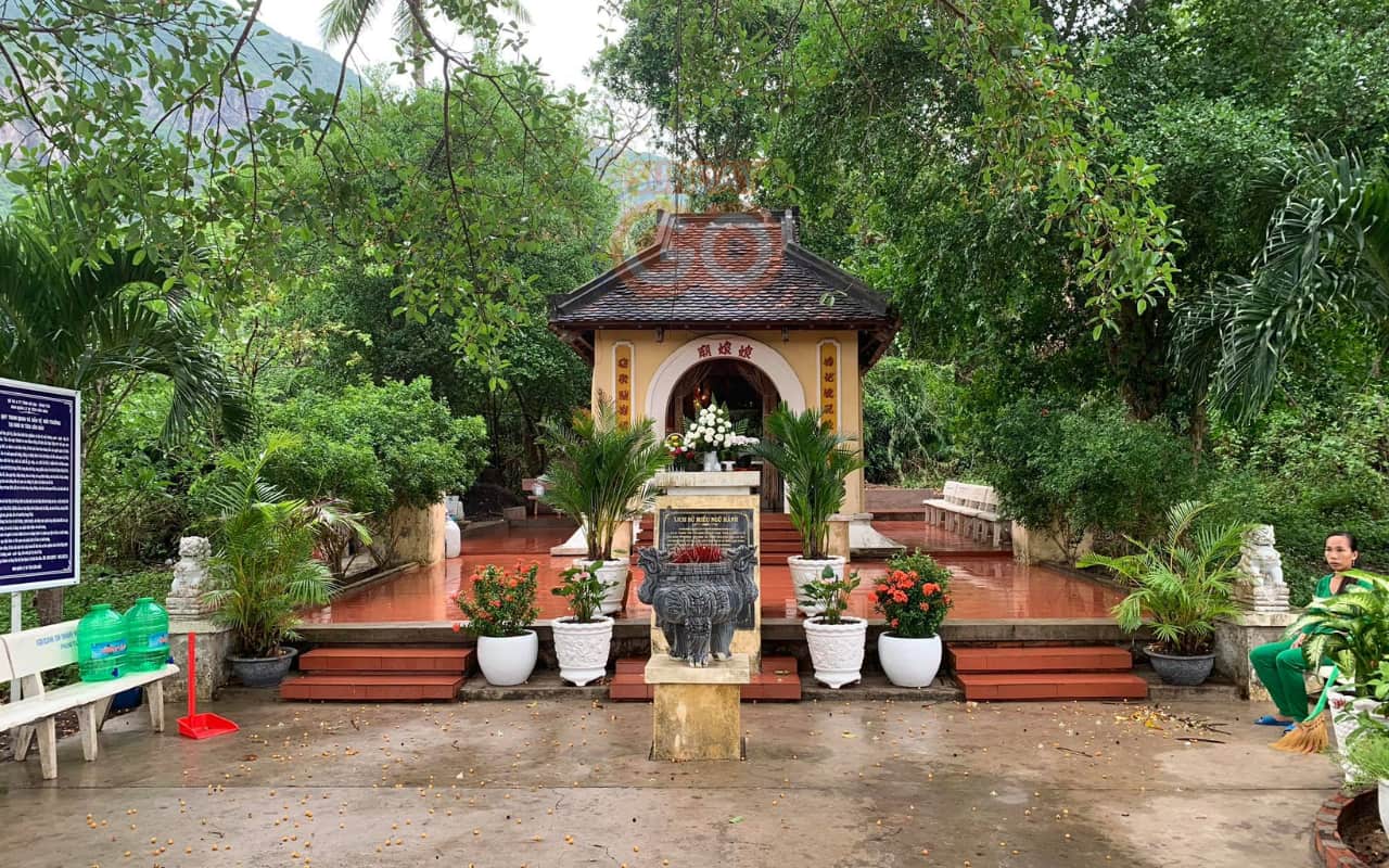 Miếu Ngũ Hành - Tour Côn Đảo 2 ngày 2 đêm 