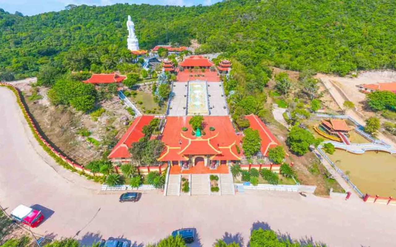 Viếng thăm Chùa Hộ Quốc 