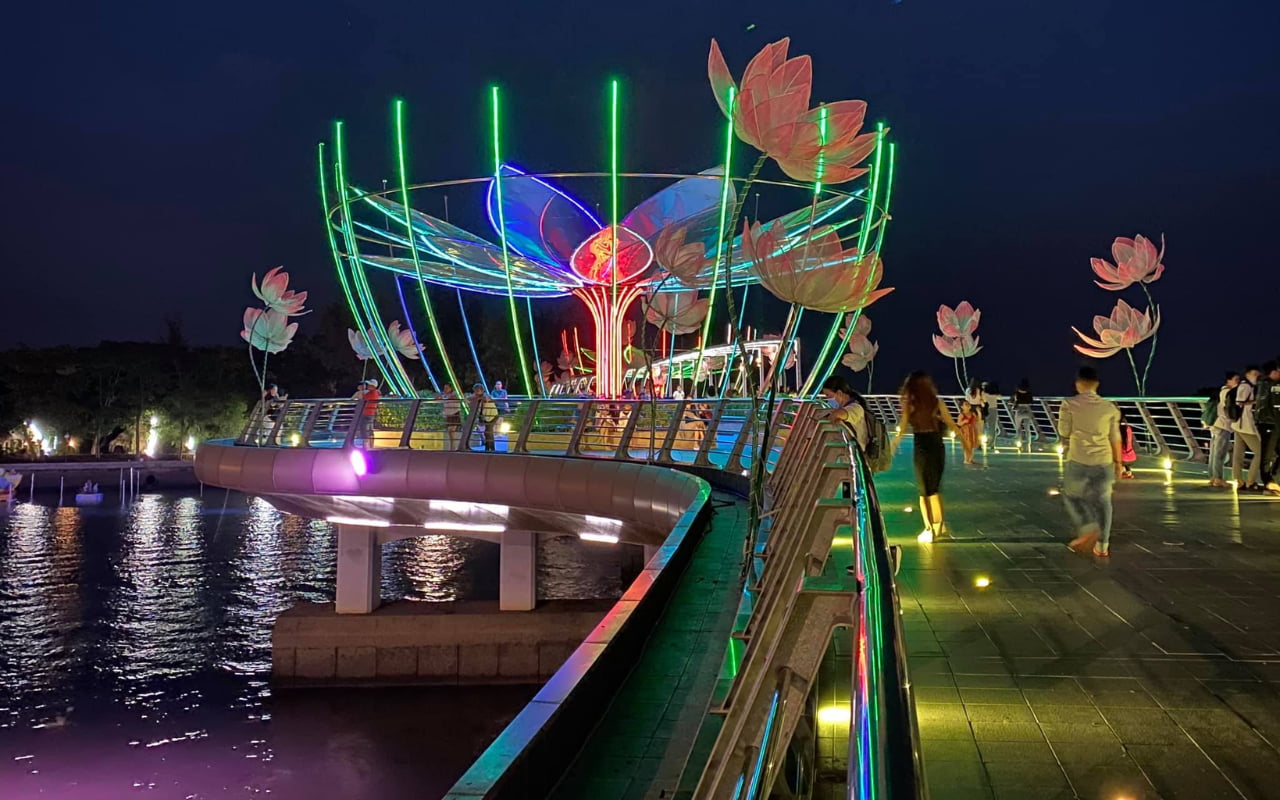 Bến Ninh Kiều Cần Thơ - Cầu tình yêu