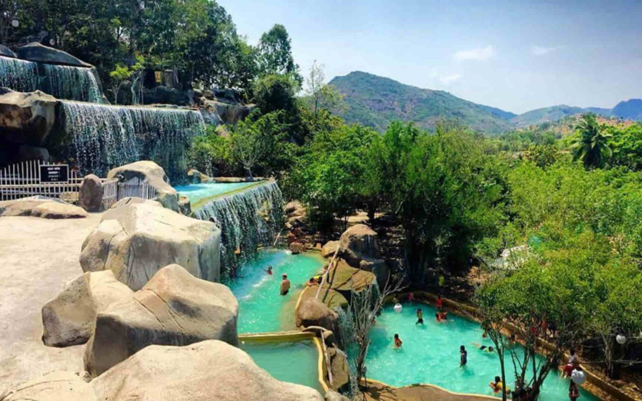 Tour Nha Trang 3 ngày 3 đêm từ Sài Gòn chỉ từ 2460k 14 Tour Nha Trang 3 ngày 3 đêm từ Sài Gòn - Suối khoáng nóng