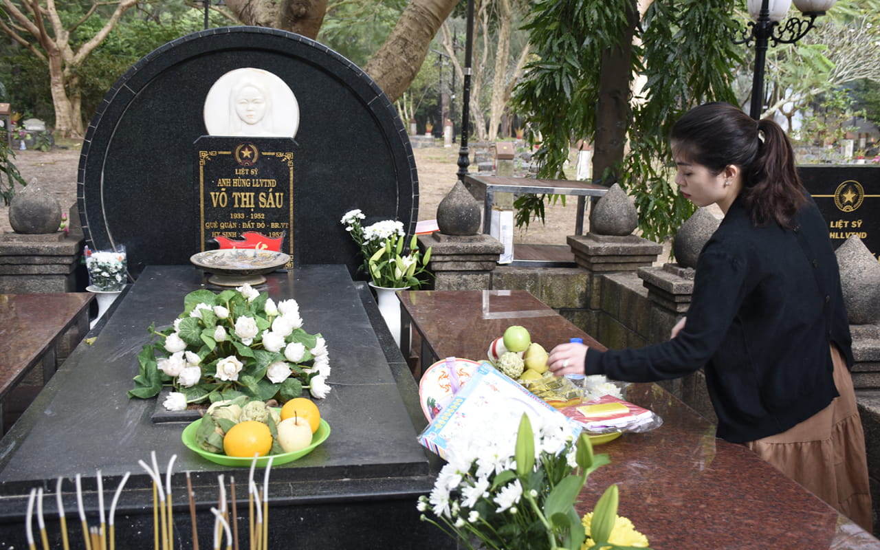 Tour Sài Gòn Côn Đảo 2 ngày 2 đêm - Viếng mộ Cô Sáu